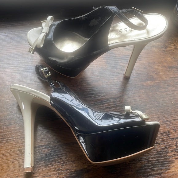 GUESS Sling Open Toe Black and Cream Color Dress Shoes - Picture 1 of 6